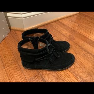 UGG Women's Reid Ankle Boot (women’s size 5.5)